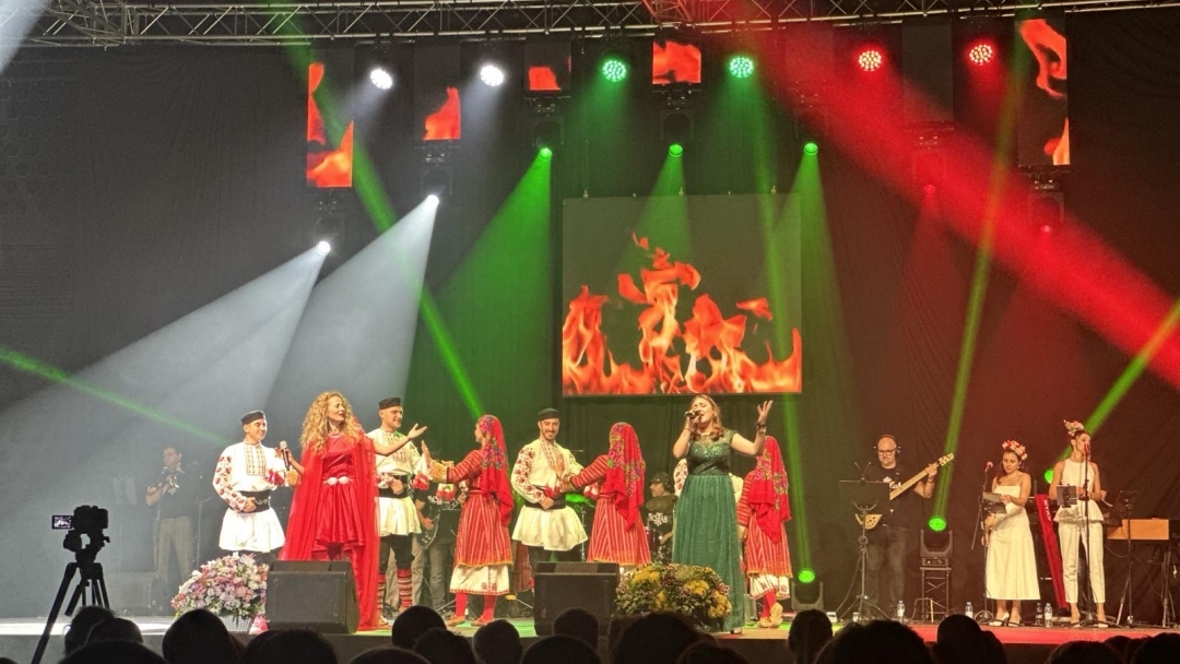 Деси Добрева и младите таланти на Русе вдигнаха на крака зала „Арена“