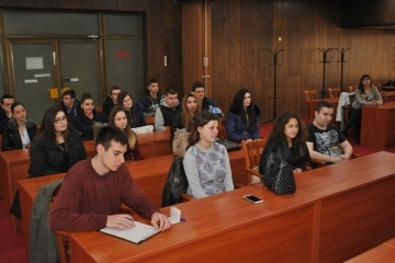 Кметът Пламен Стоилов се срещна с бъдещи юристи от РУ "Ангел Кънчев"