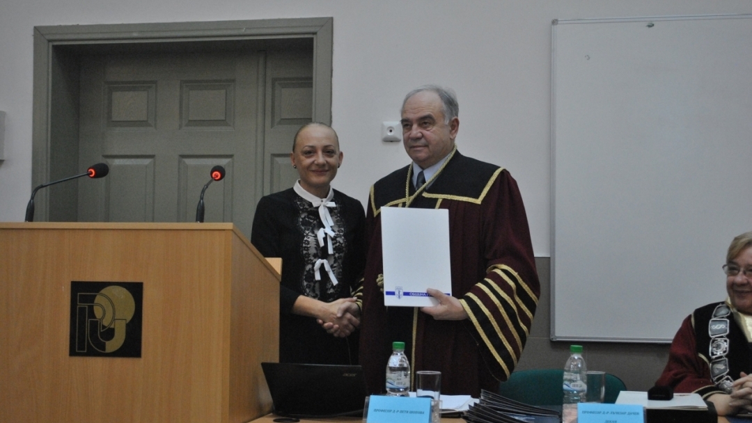 Зам.-кметът Наталия Кръстева поздрави ръководството на Юридическия факултет по случай 25-тата годишнина от създаването му