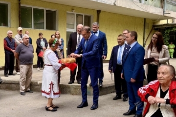 Кметът Милков и министър Гуцанов дадоха на старт на ремонт за 6,5 млн. лв. в Дома за стари хора „Възраждане“