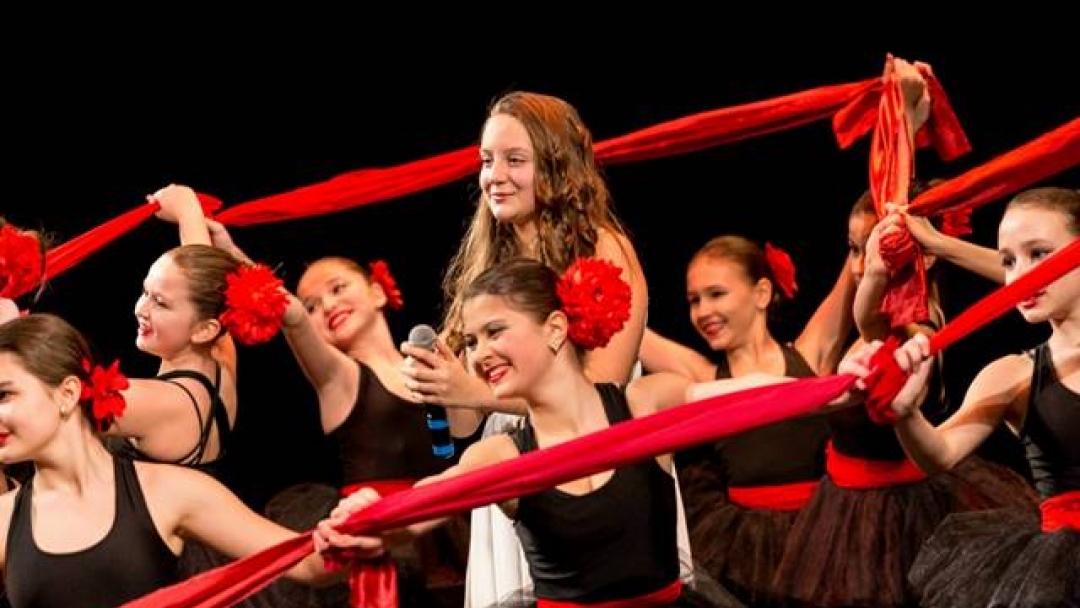 „Испанска любов“ беше финалното събитие на Арт салона „Любов и вино“