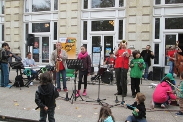 Малки музиканти се потопиха във вълшебния свят на джаза с Венци Благоев