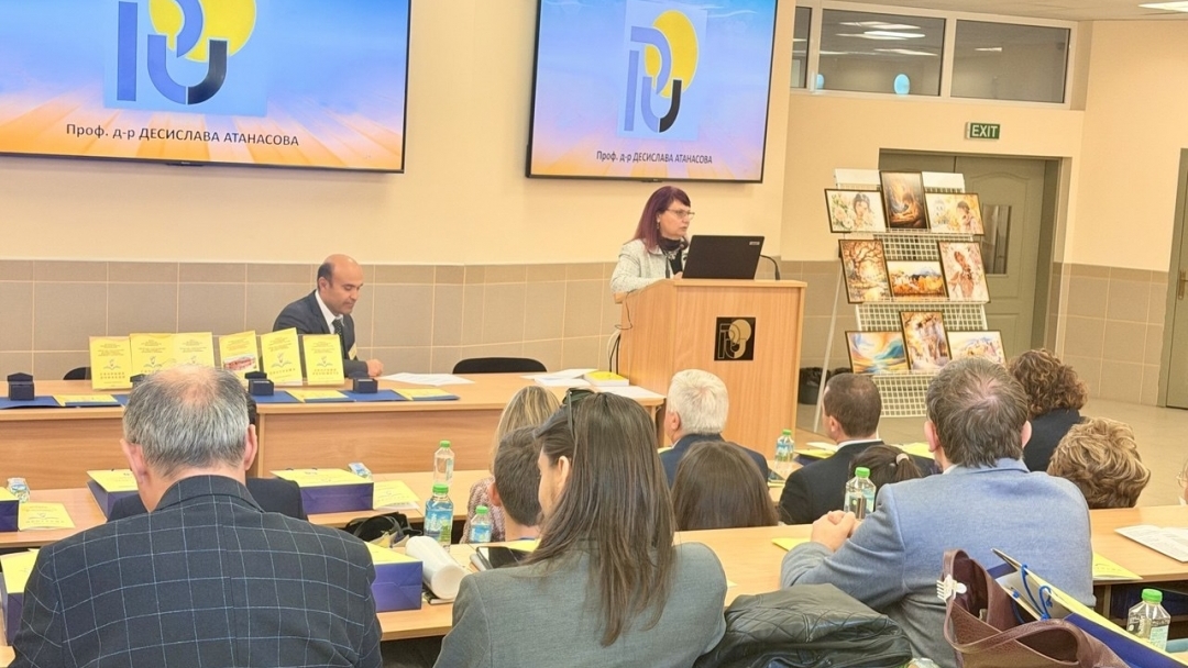 РУ „Ангел Кънчев“ беше домакин на национална конференция за дигиталната трансформация на образованието