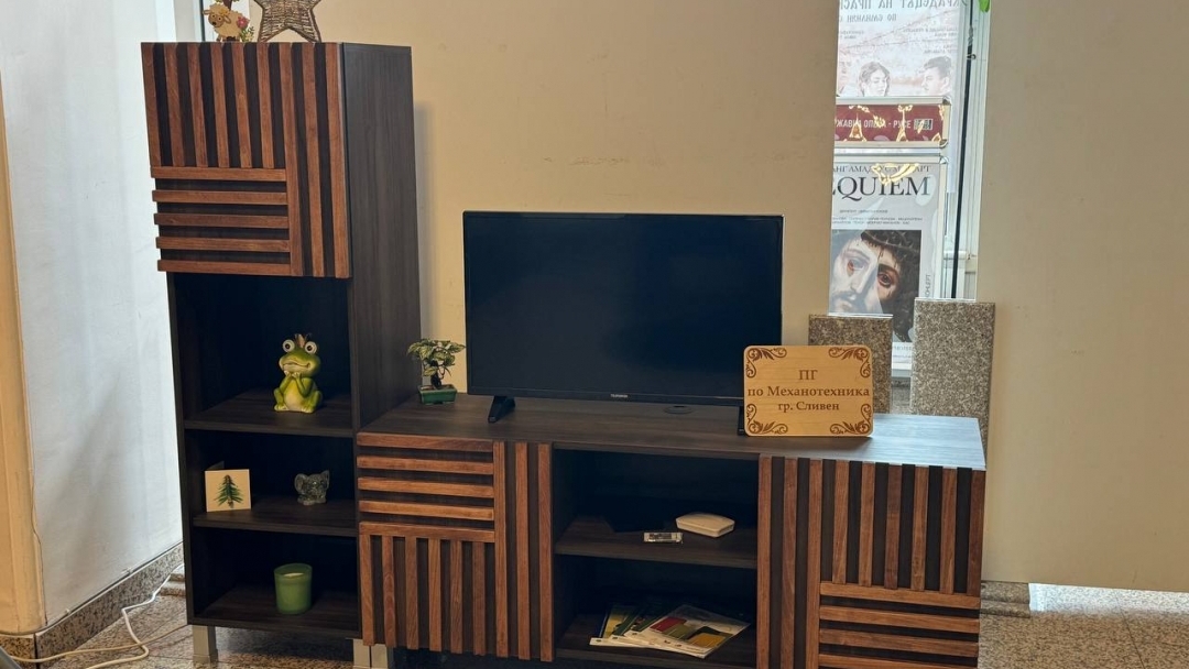 Ученици от девет града се състезават по мебелно производство и дърворезба в Русе