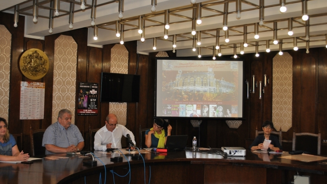 Есенният салон на изкуствата и културата стартира на 9-ти септември с над 30 събития