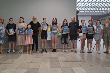  Младежи рисуваха дунавски пейзажи по време на художествен пленер
