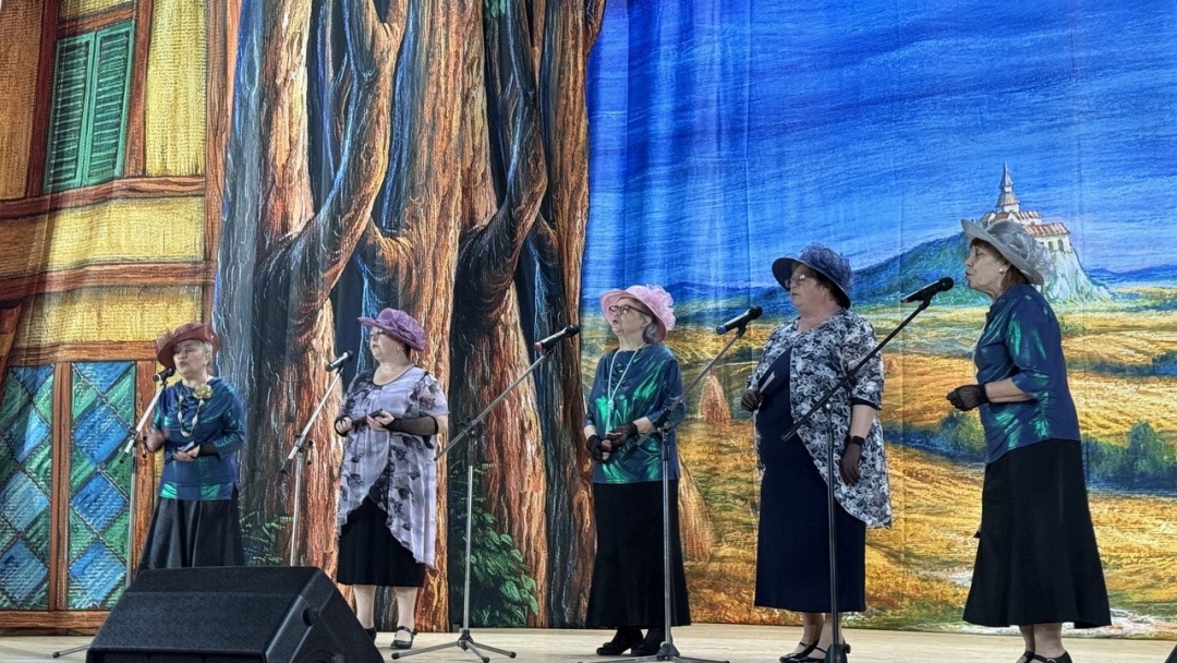 Танцов състав „Мартенски пъзел“ отбеляза 15 години с тържествен концерт