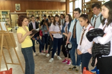 Ученици научиха от архив за лидерството на Русе в българската икономика