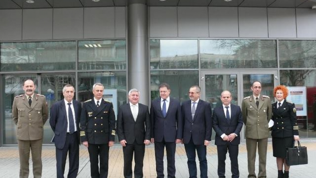 Кметът Пламен Стоилов поздрави ректорa на Русенски университет и началника на Военна академия за откриването на новата съвместна специалност