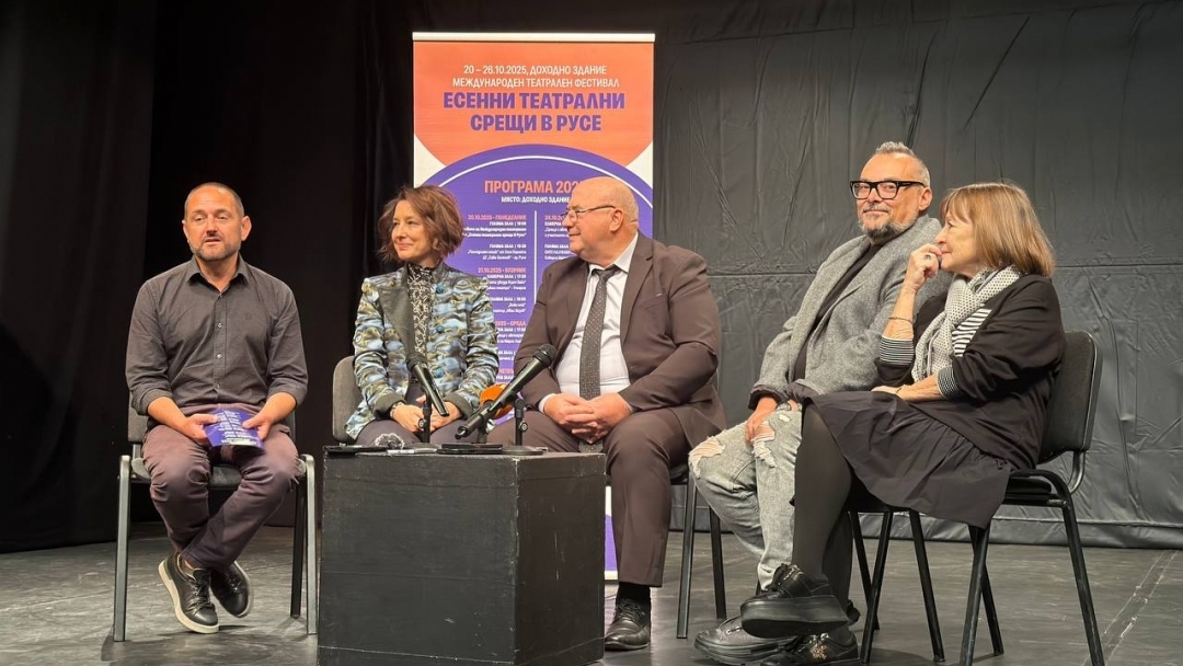 Ексцентричната комедия „Последният етаж“ ще даде началото на второто издание на фестивала „Есенни театрални срещи“ в Русе