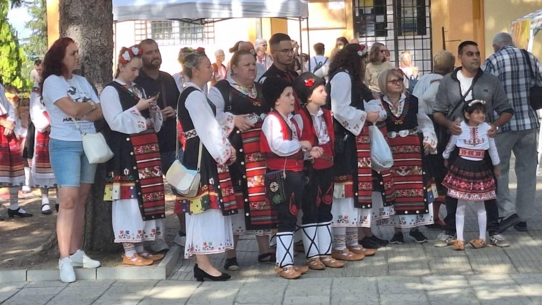 Просена събра таланти от различни етноси на пъстър празник