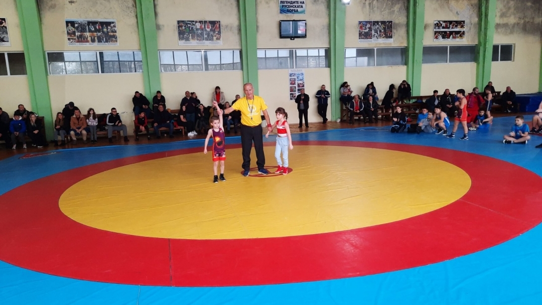 Завърши ученическият турнир по борба в Русе