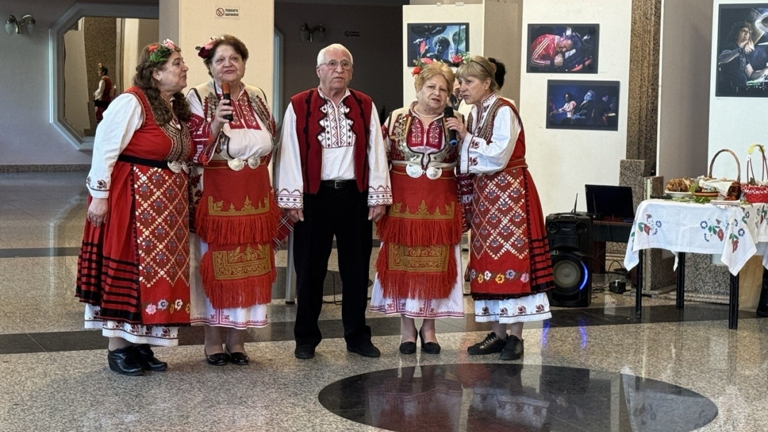 Съюзът на пенсионерите – Регион Русе проведе традиционната си изложба „Великденски красоти и шарени яйца“