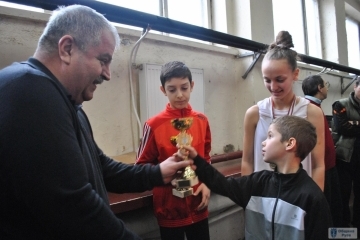 Деца от всички русенски училища мериха сили в традиционен общински турнир по лека атлетика