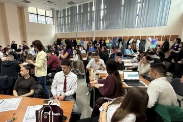 70 зрелостници търсят как изкуственият интелект може да спаси гайдарските традиции