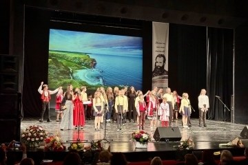 С тържествен концерт и богата художествена програма ОУ „Любен Каравелов“ отбеляза своя патронен празник