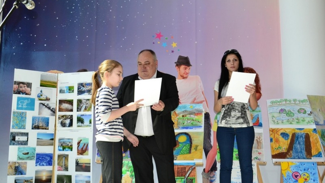 350 творби от два континента в конкурса  „Вода и енергия”