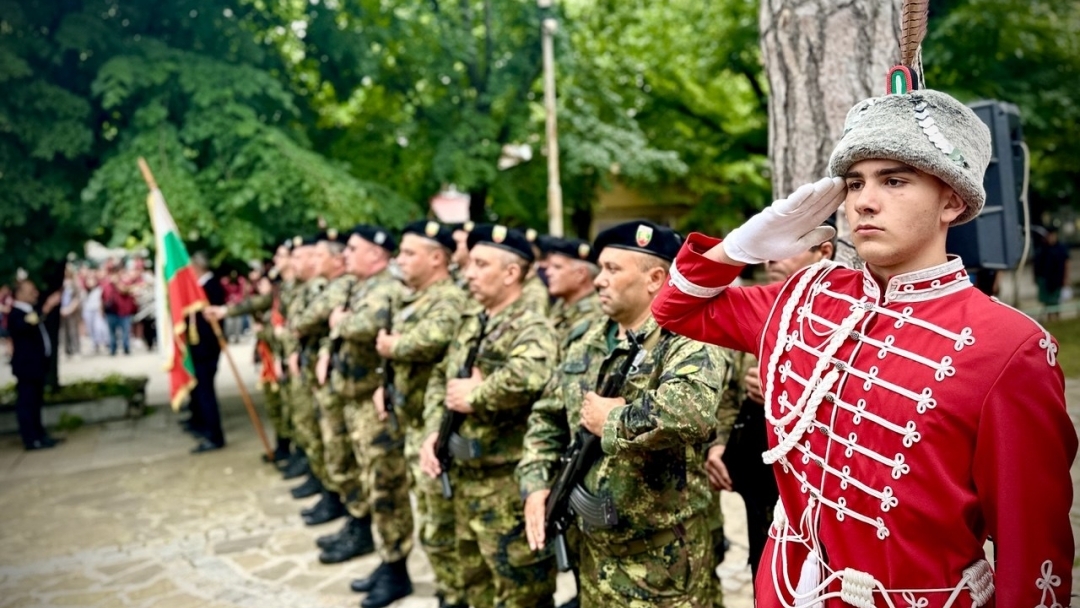 Русе почете паметта на Ботев и загиналите за свободата на България