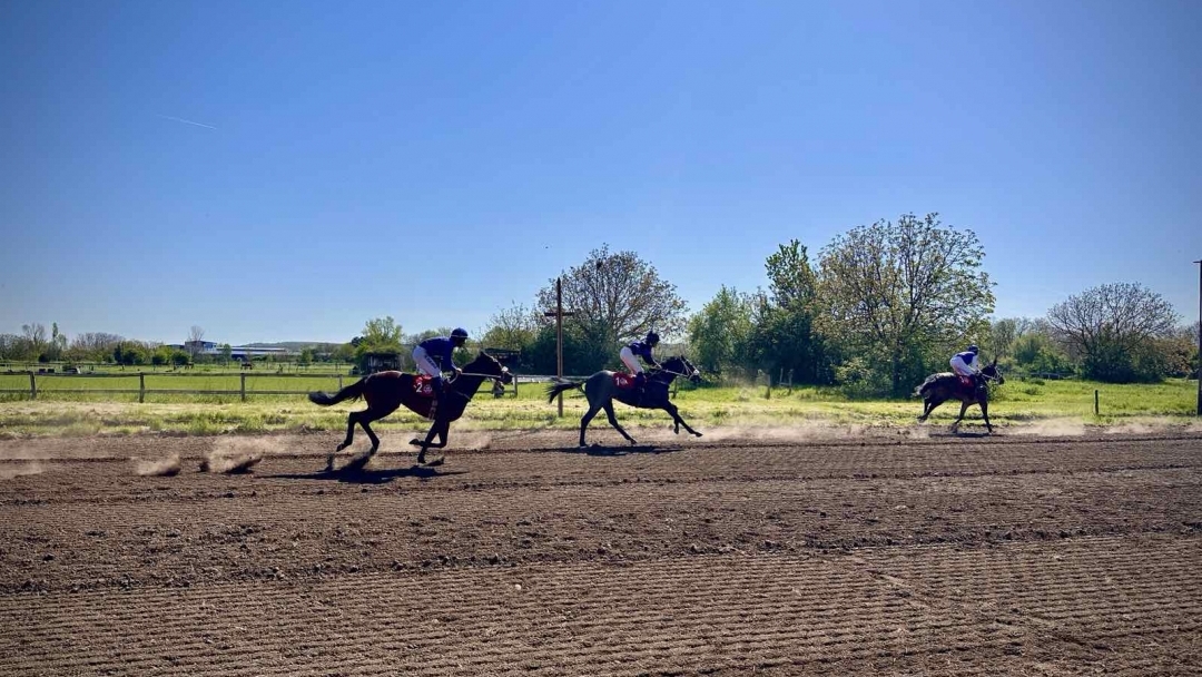 Заместник-кметът Борислав Рачев откри беговия сезон в Русе