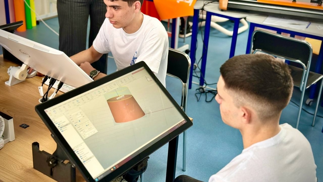 Професионалната гимназия по речно корабостроене и корабоплаване с нов STEM център