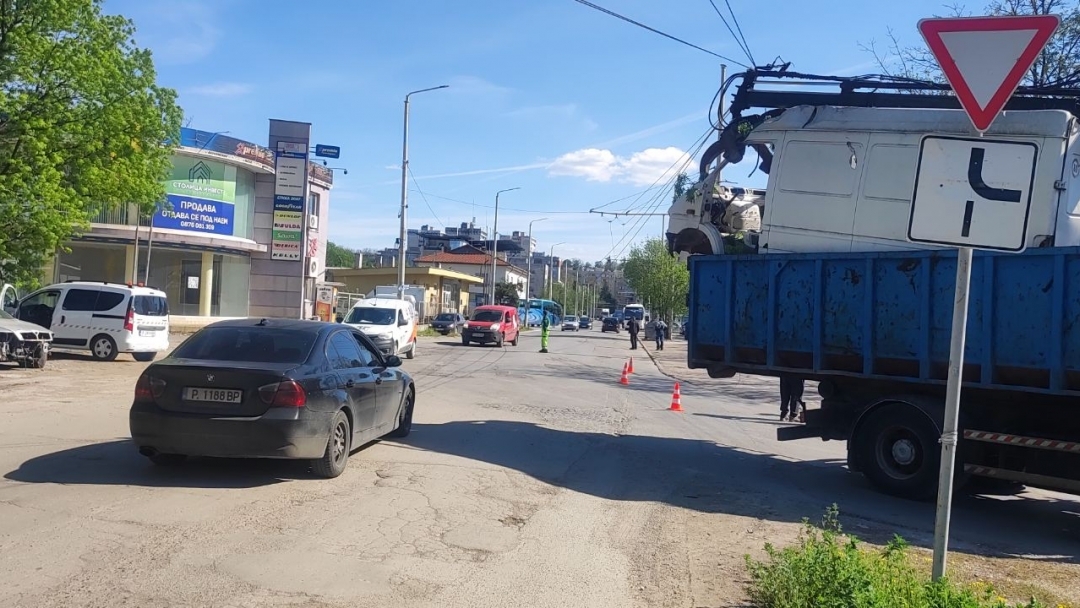 Авария в тролейбусната мрежа на Русе засегна 7 линии