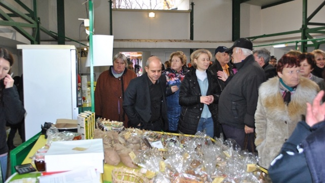 Първият ФЕРМЕРСКИ ПАЗАР официално открит в Русе