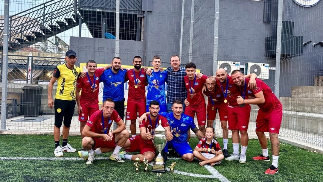 ФК „Металпласт Инженеринг“ триумфира с „Купата на кмета“ в деветото градско първенство по мини футбол