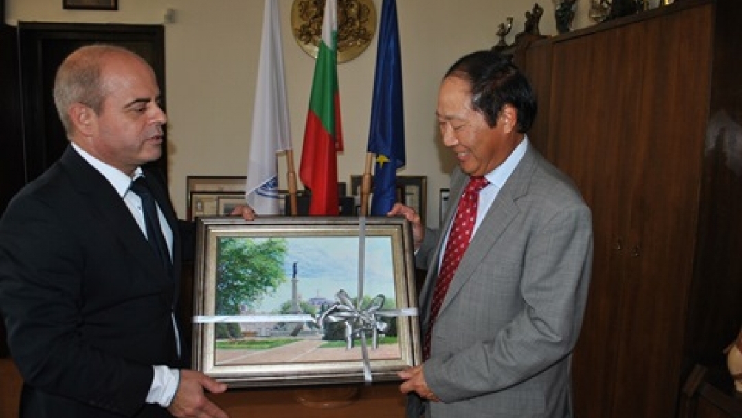 Делегация от Виетнамския град Кън Тхъ е на официално посещение в Русе