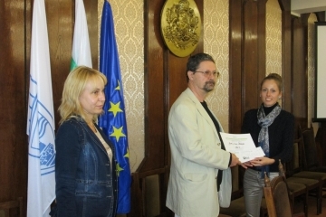 Осиновители на зелени площи от Русенския кей получиха сертификати