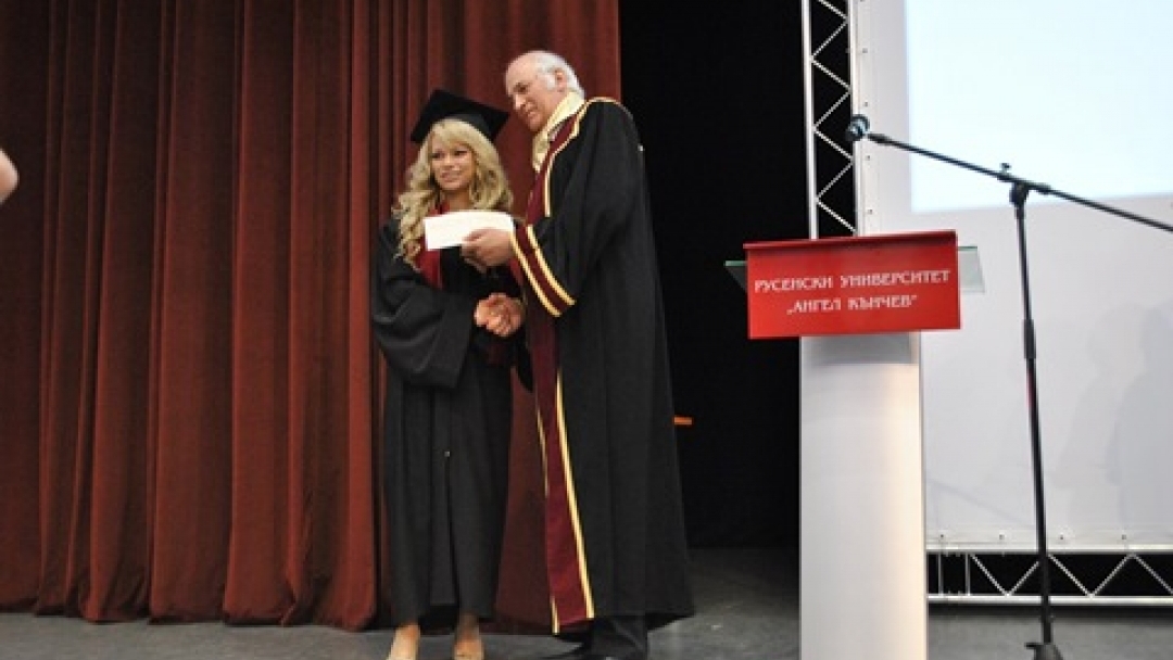 Зам.-кметът Наталия Кръстева поздрави абсолвентите от Юридическия факултет