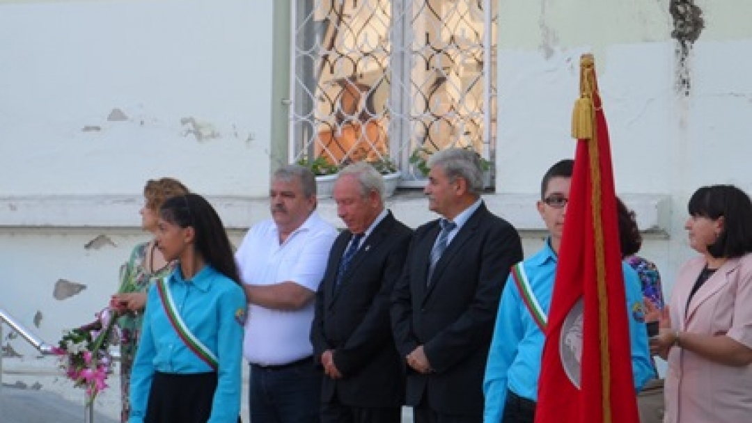 Пламен Стоилов присъства на откриването на учебната година в СОУ за европейски езици