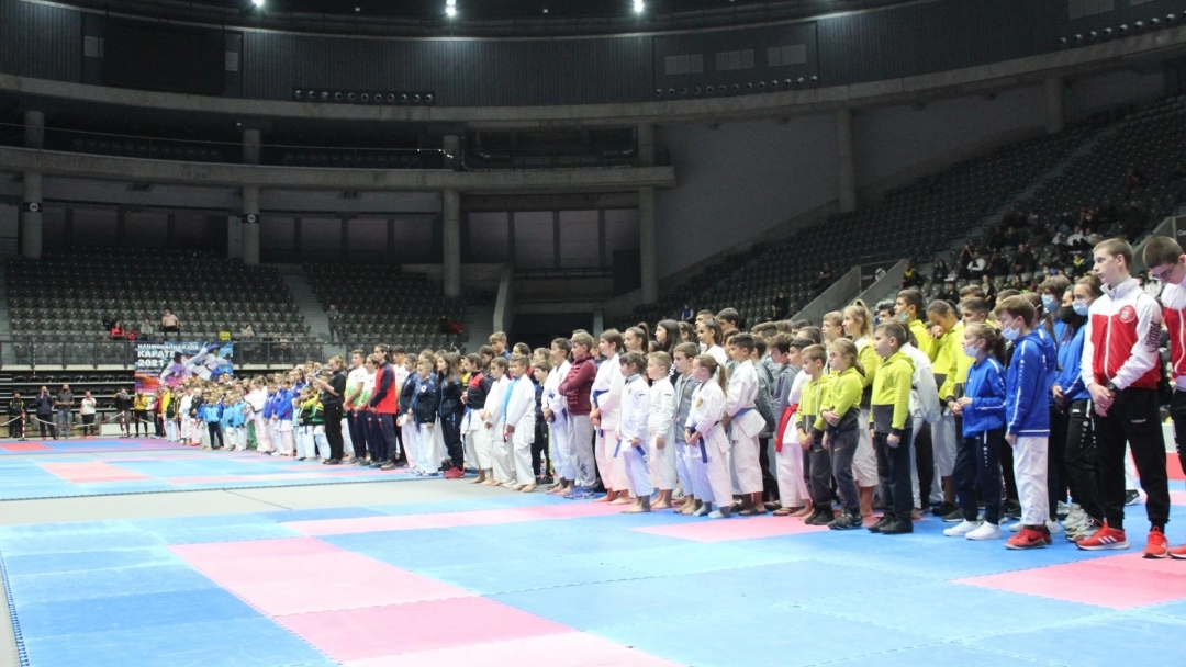 Турнир по карате с участието на златната Ивет Горанова събра стотици състезатели в ОЗК „Арена“