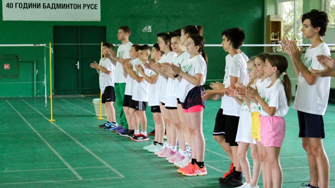 65 children from Bulgaria and Romania competed at the badminton tournament "Ruse Summer"