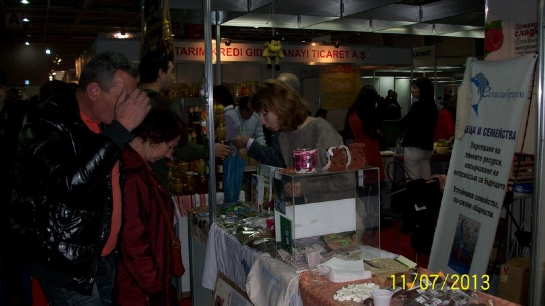 Благотворителен щанд на „Еквилибриум“ в София набра 983 лева