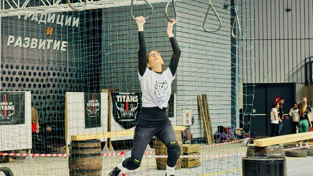 Над 50 участници от девет отбора преминаха през предизвикателствата на „Арена на титаните“ в Русе 