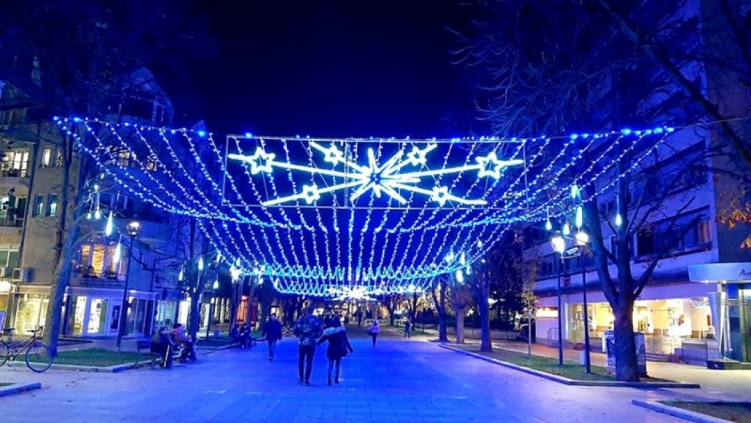 Коледно-новогодишната атмосфера завладява Русе с фестивал, концерти и празнична украса