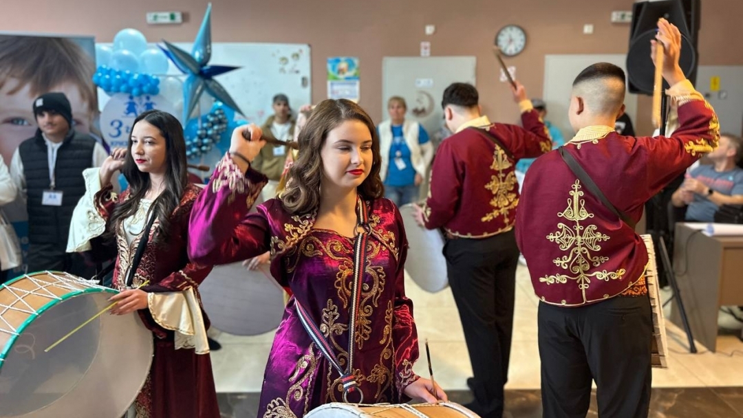 Кризисният център за непридружени деца чужди граждани и деца бежанци в риск отбеляза своята трета годишнина