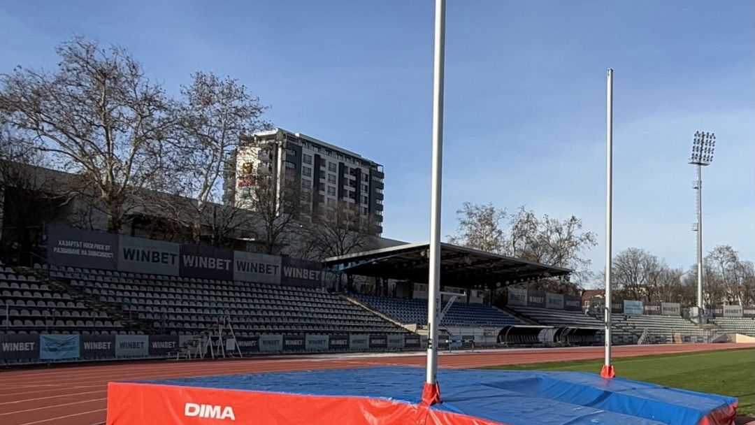 Русе с обновено футболно игрище и съоръжение за овчарски скок