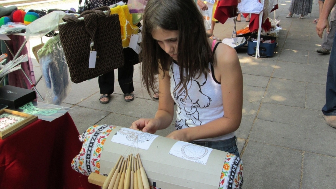 Надомници от 6 държави представят изделия на Международен фестивал в Русе 