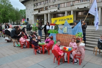 Около 120 деца се включиха във Великденска работилничка