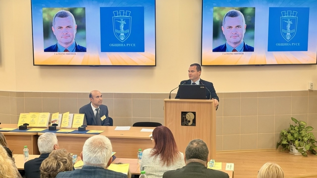 РУ „Ангел Кънчев“ беше домакин на национална конференция за дигиталната трансформация на образованието