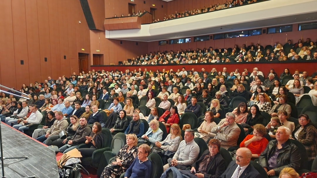 Ruse medics were awarded for high professionalism and humanism on the Day of the Bulgarian Doctor