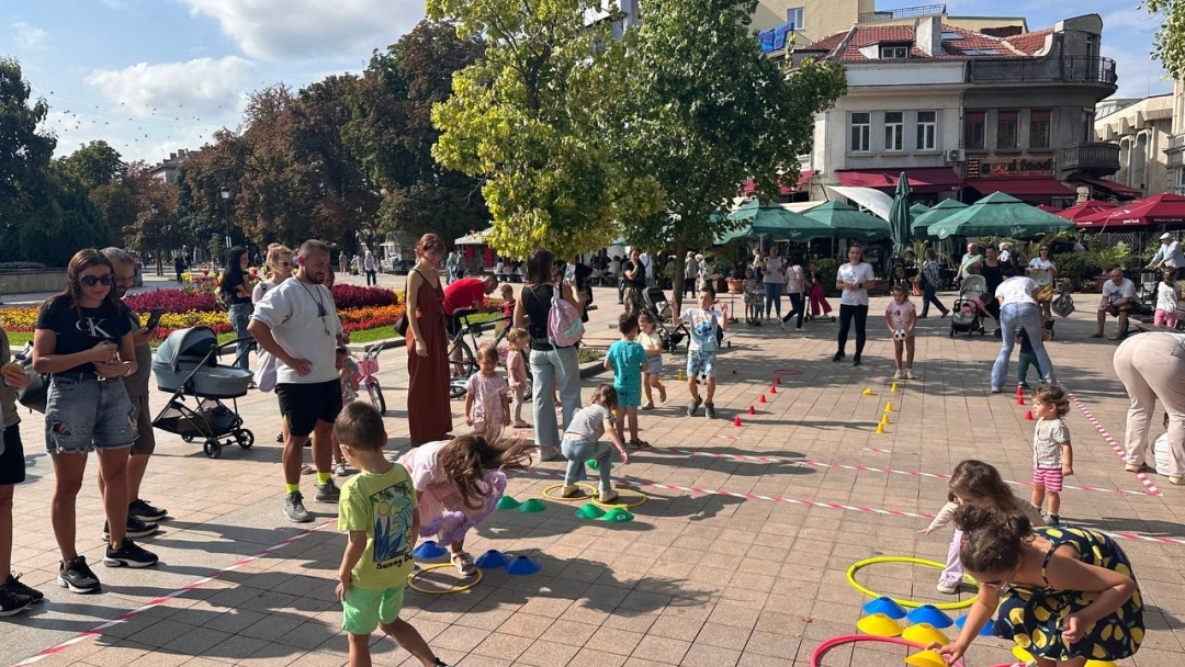 18-годишният Аслан Ахмедов е големият победител в конкурса за нетрадиционна торта „Гараш“ 