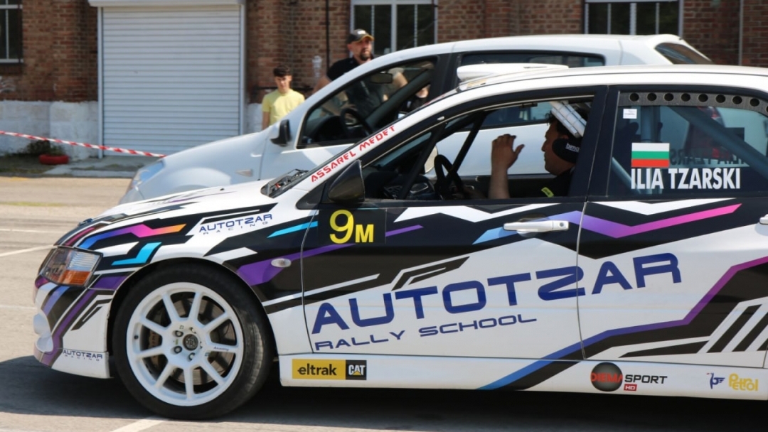 Champion racing driver Iliya Tsarski gave a lecture to students about driving responsibility