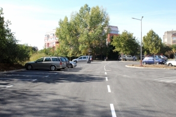 Нов паркинг, изграден с общински средства, предлага 135 места