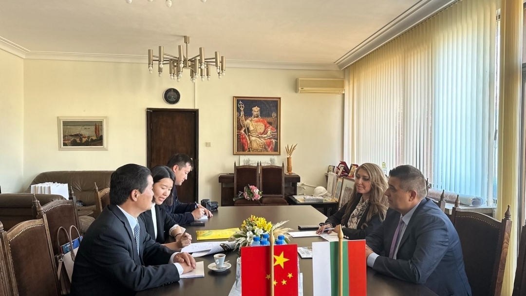 Посланикът на Китай в България посети Русе