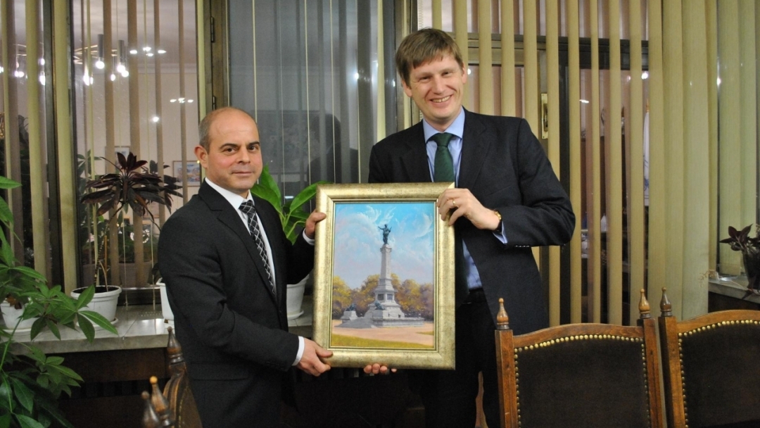 Посланикът на Великобритания гостува на кмета Пламен Стоилов