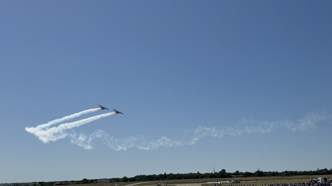 Русе посрещна националния шампионат по безмоторно летене с впечатляващо авиошоу