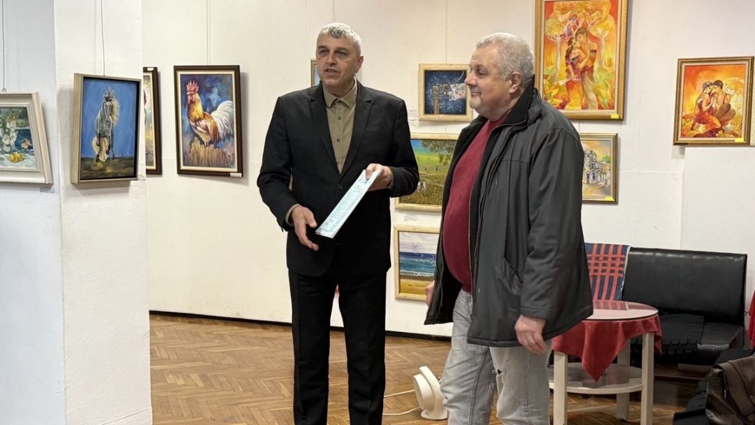 Красотата на зимата е уловена в 150 творби на русенски автори