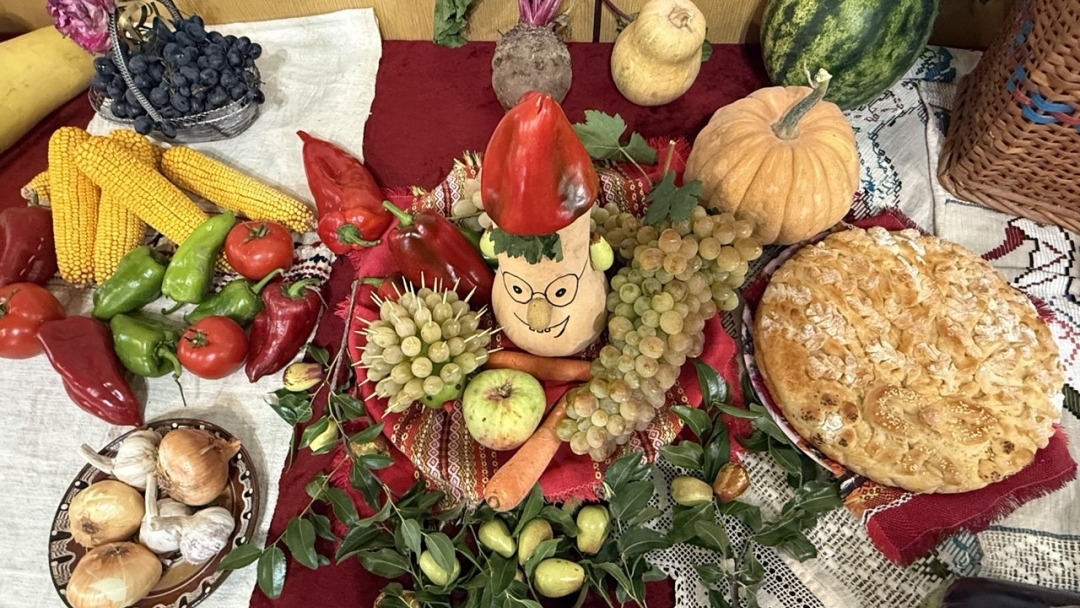 Фолклорен празник събра самодейци и жители в Средна кула